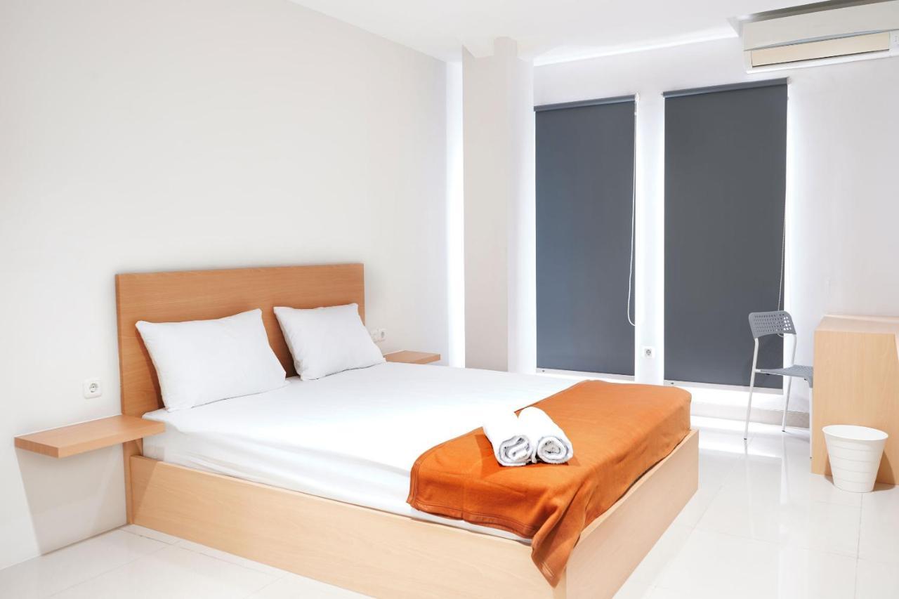 Urooms Senayan Jakarta Exterior photo