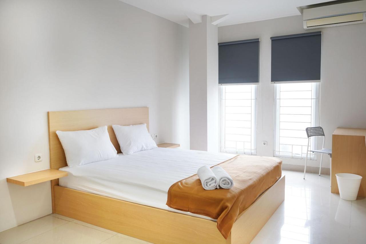Urooms Senayan Jakarta Exterior photo